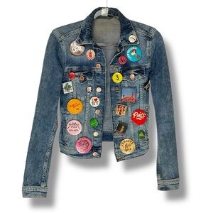 Vintage Jean Jacket Custom 80s 90s Pinback Buttons Pins Blue Denim Size Small